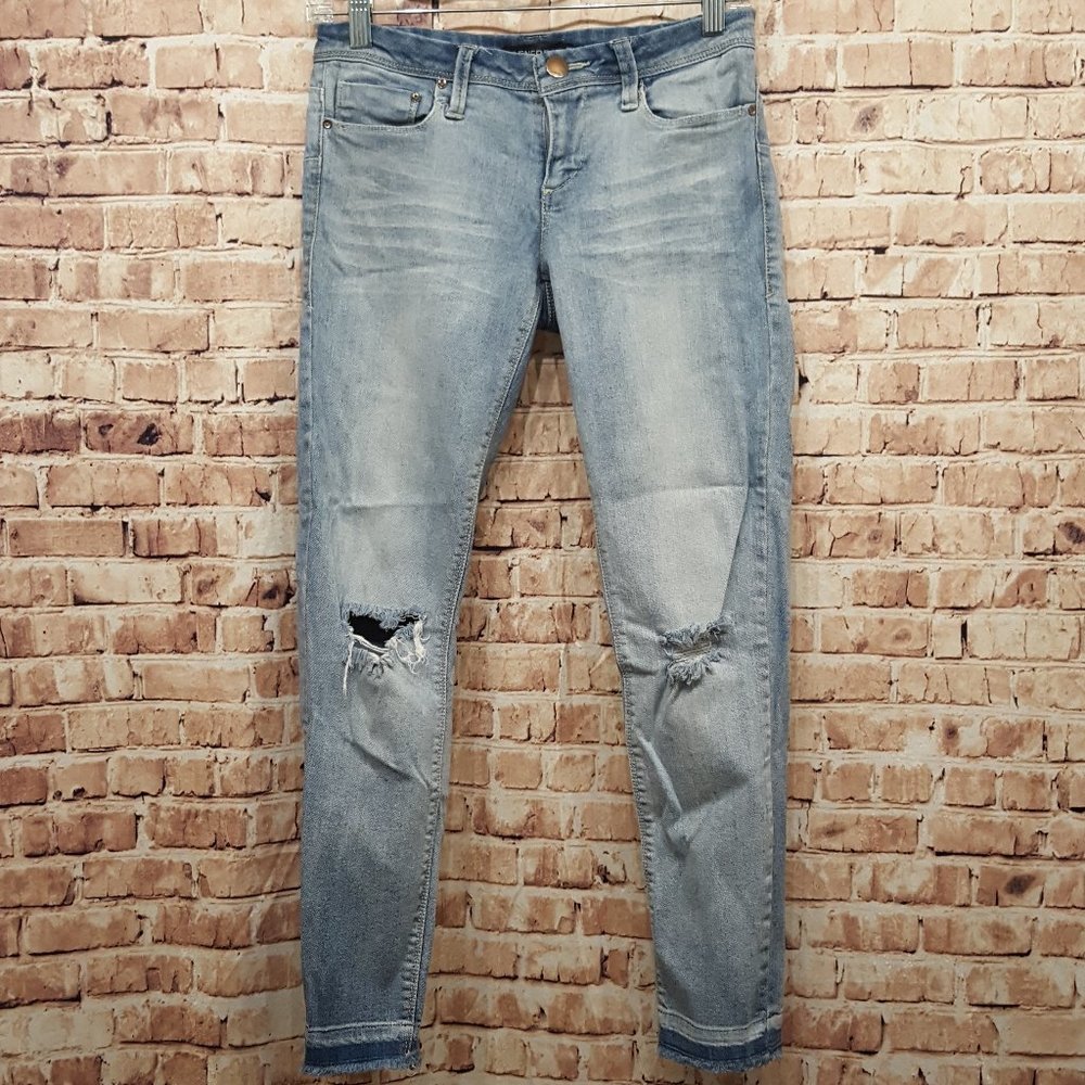 Generra Jeans Light Denim Distressed Knee Raw Hem Skinny Size 3
